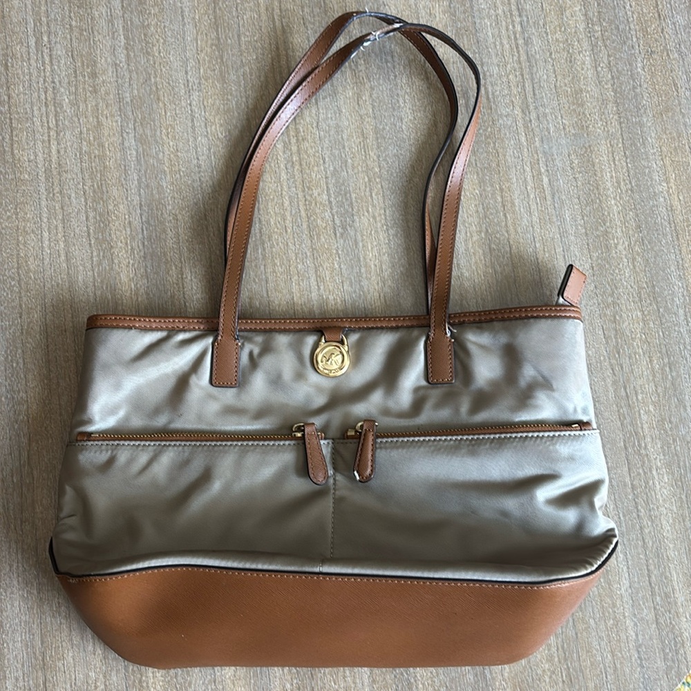 Micheal Kors Purse